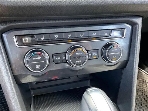 Used 2019 Volkswagen Tiguan SEL Premium R-Line FWD image 32