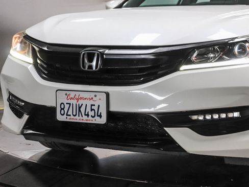 Used 2016 Honda Accord Sport image 8