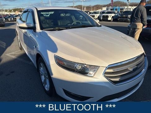 Used 2016 Ford Taurus SEL image 4