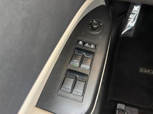 Used 2010 Dodge Caliber Mainstreet image 19