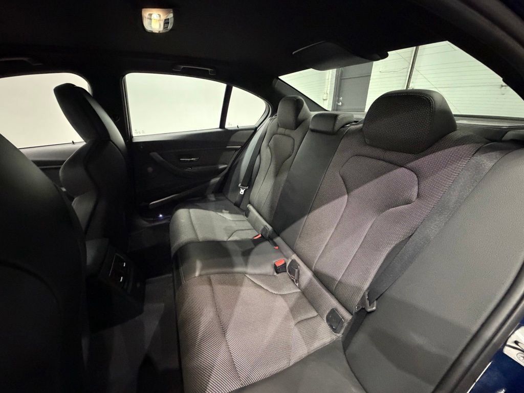 Used 2016 BMW M3 RWD image 31
