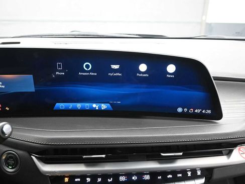 Used 2024 Cadillac XT4 Premium Luxury image 19