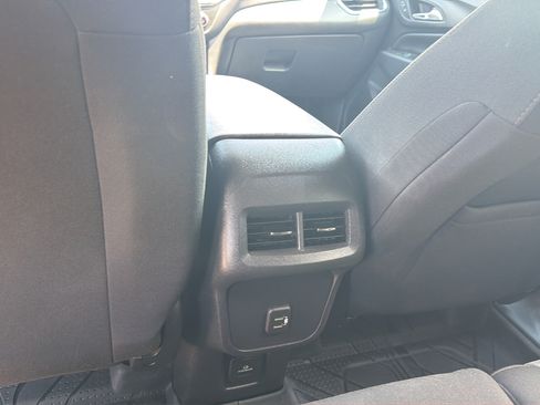 Used 2023 Chevrolet Equinox LT AWD/4WD image 22