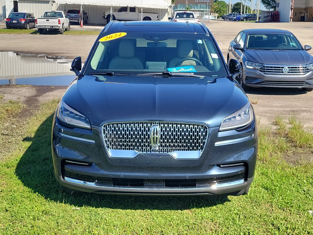 Used 2024 Lincoln Aviator Reserve RWD image 2