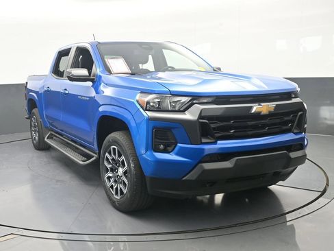 Used 2023 Chevrolet Colorado LT w/ LT Convenience Package II AWD/4WD image 9