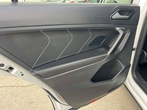 Certified 2023 Volkswagen Tiguan SE FWD image 20