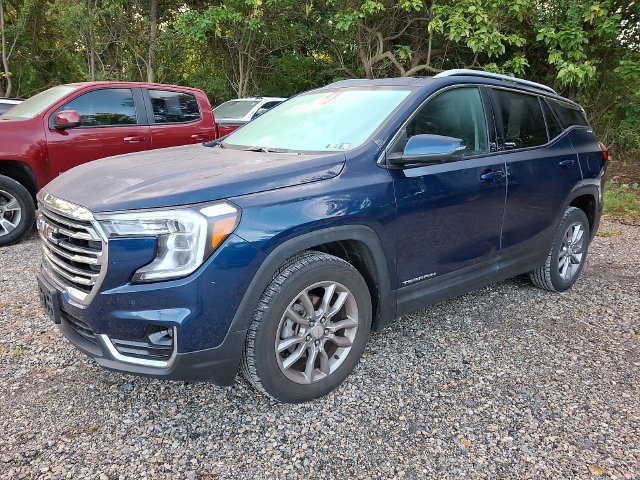 Used 2022 GMC Terrain SLT w/ Tech Package AWD/4WD image 3