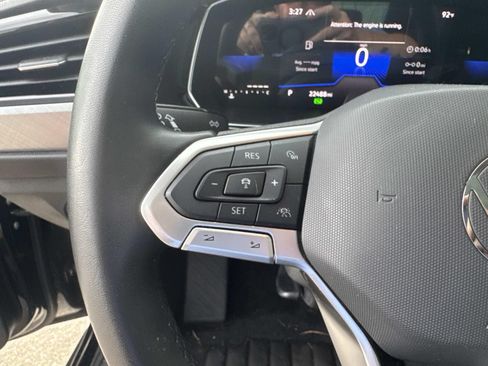 Used 2023 Volkswagen Jetta SE w/ Panoramic Sunroof Package FWD image 23