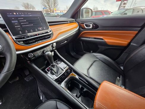 Used 2024 Jeep Compass Limited image 23