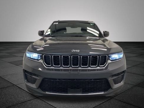 Used 2025 Jeep Grand Cherokee Laredo X w/ Luxury Tech Group I image 2