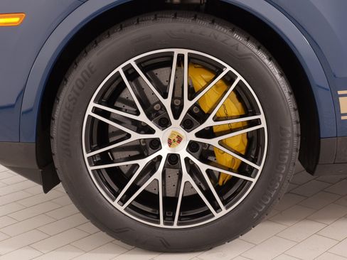 Used 2024 Porsche Cayenne S AWD/4WD image 75