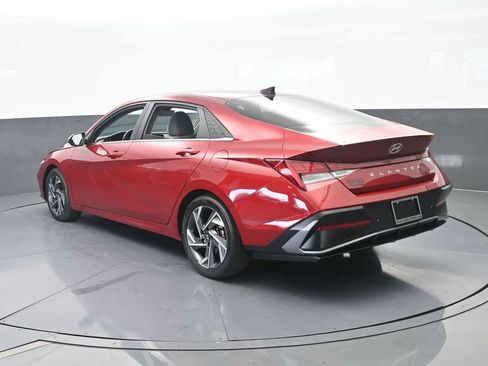 Used 2024 Hyundai Elantra Limited FWD image 4