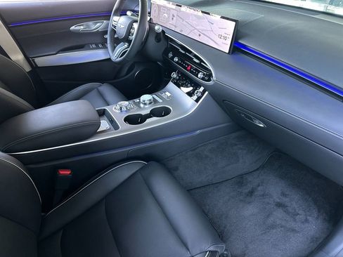 New 2026 Genesis GV70 2.5T Advanced AWD/4WD image 16