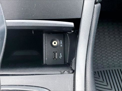 Used 2015 Ford Edge SE image 30