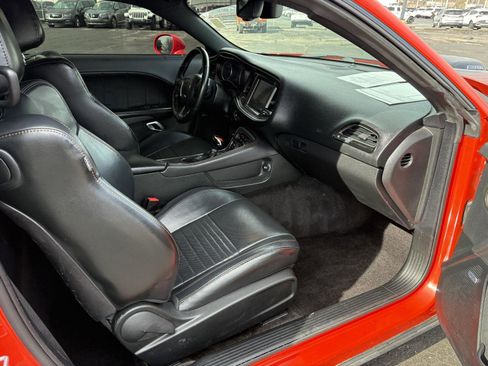 Used 2016 Dodge Challenger R/T Plus image 10