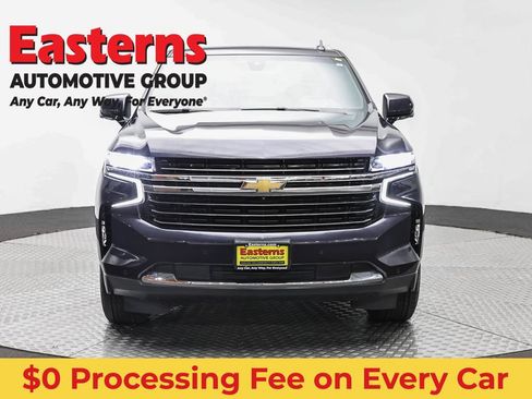 Used 2022 Chevrolet Tahoe LT w/ Luxury Package AWD/4WD image 2