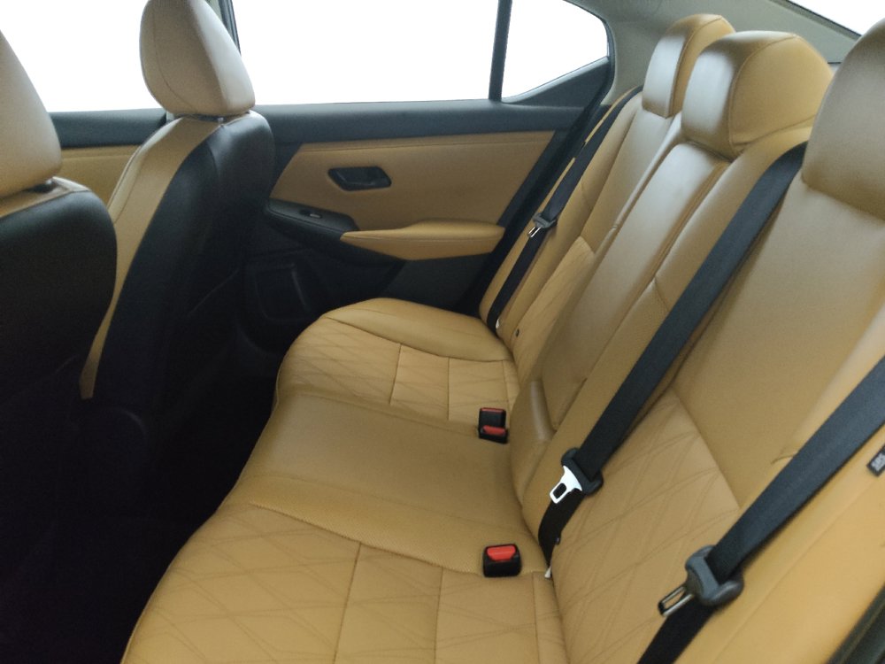 Used 2025 Nissan Sentra SV w/ SV Premium Package FWD image 18