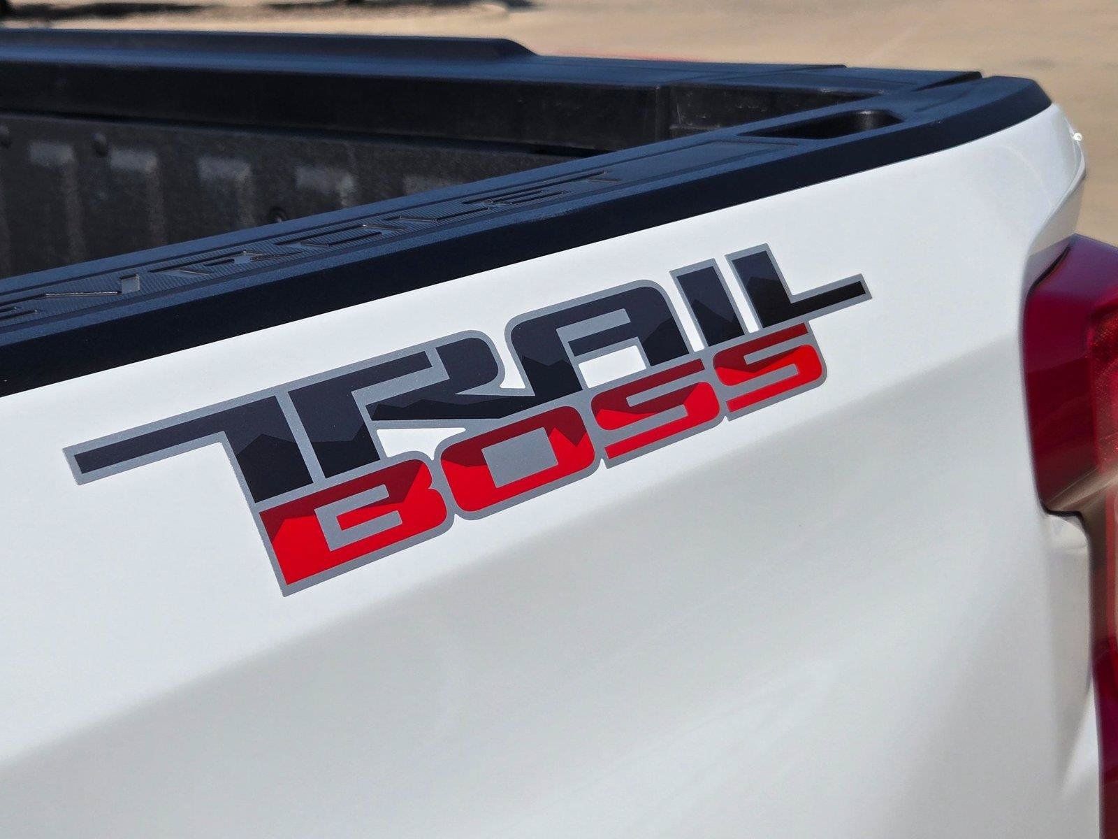 Used 2025 Chevrolet Silverado 1500 LT Trail Boss w/ LT Trail Boss Premium Package AWD/4WD image 11
