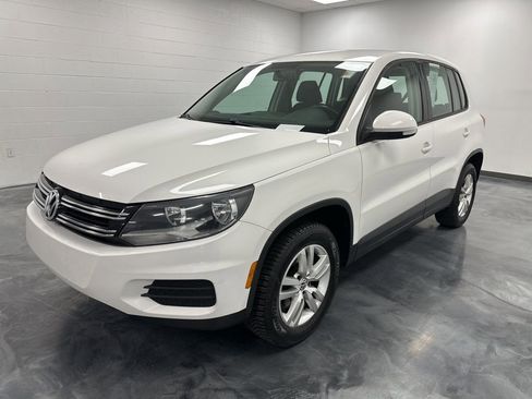 Used 2014 Volkswagen Tiguan S image 1
