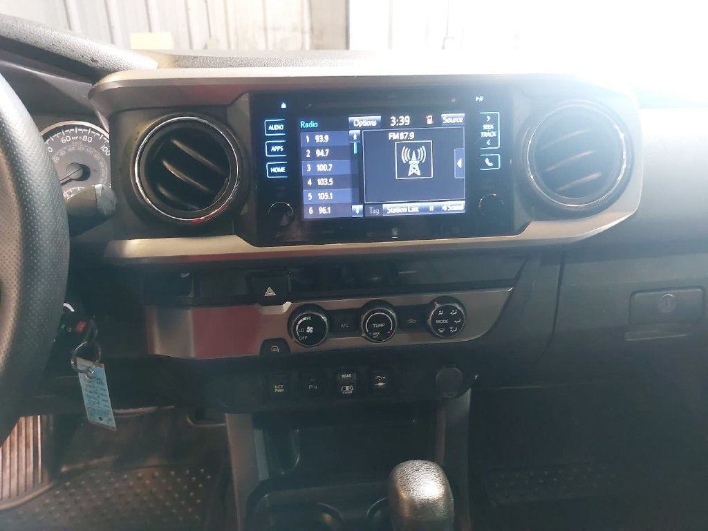 Used 2018 Toyota Tacoma SR5 RWD image 19