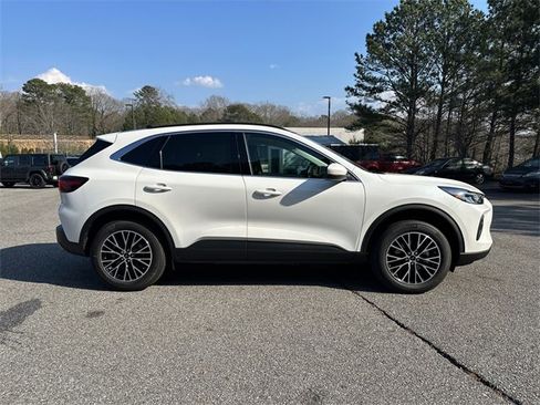 New 2025 Ford Escape SE image 8