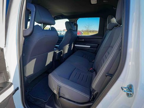 Used 2024 Toyota Tacoma TRD Off-Road AWD/4WD image 18
