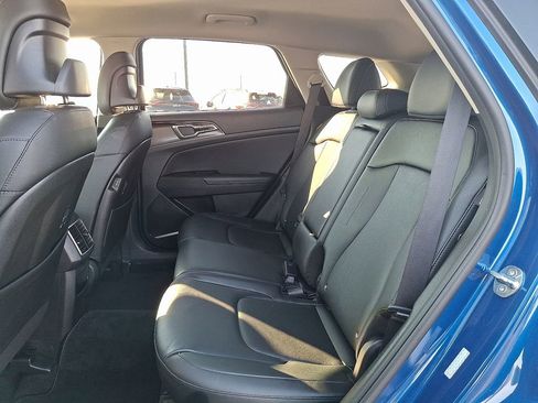 Certified 2025 Kia Sportage EX image 9
