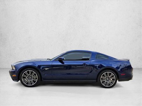 Used 2010 Ford Mustang GT Premium image 9