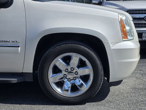 Used 2013 GMC Yukon XL SLT RWD image 9