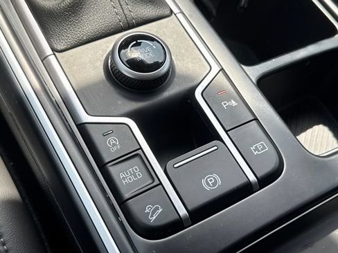 Used 2025 Kia Sorento S FWD image 26