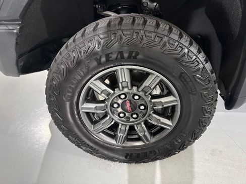 Used 2024 GMC Sierra 1500 AT4X AWD/4WD image 5