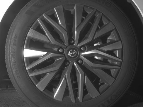 Used 2025 Nissan Altima 2.5 SV FWD image 13