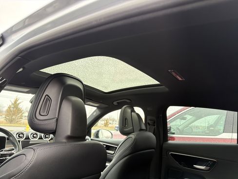 Used 2025 Mercedes-Benz GLC 300 4MATIC image 25