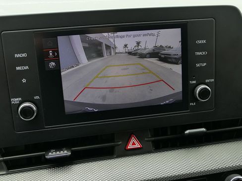 Used 2025 Kia Sportage LX FWD image 25