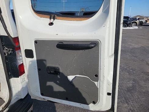 Used 2019 Nissan NV 3500 SL w/ Back Door Glass Package image 9
