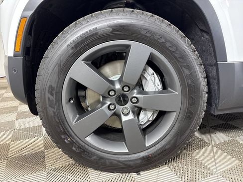 Used 2026 Land Rover Defender 110 S AWD/4WD image 13