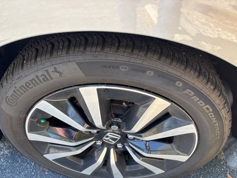 Used 2024 Honda Civic EX-L image 11