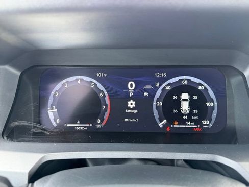 Certified 2025 Toyota 4Runner TRD Off-Road Premium AWD/4WD image 21