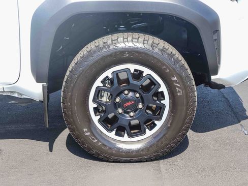 Used 2024 Toyota Tacoma TRD Off-Road w/ TRD Off Road Premium Package AWD/4WD image 11