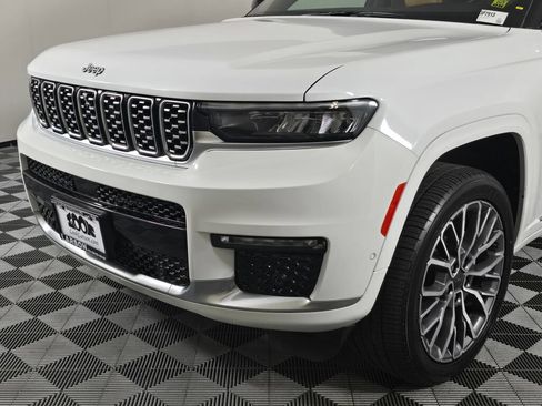 Used 2023 Jeep Grand Cherokee L Summit AWD/4WD image 10