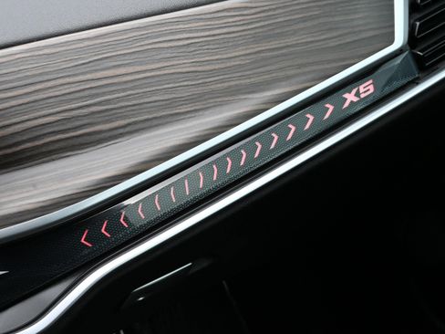 Used 2026 BMW X5 xDrive40i w/ Premium Package image 36