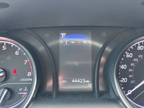 Used 2022 Toyota Camry SE FWD image 12