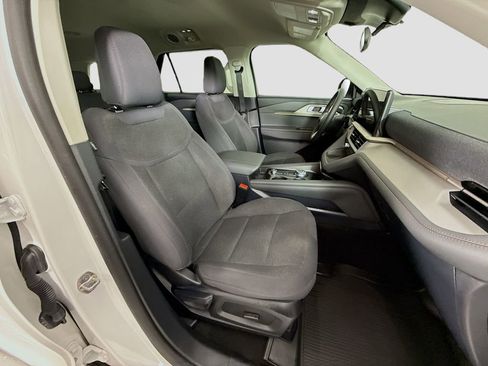 Used 2025 Ford Explorer Active RWD image 18