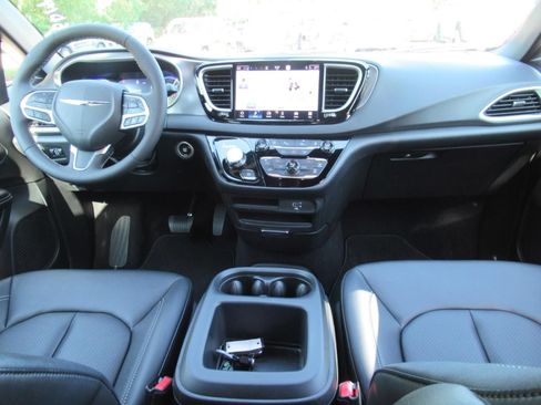 New 2026 Chrysler Voyager LX FWD image 12