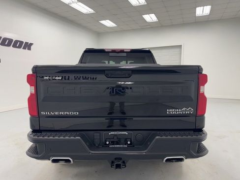 Used 2024 Chevrolet Silverado 1500 High Country w/ High Country Premium Package image 6