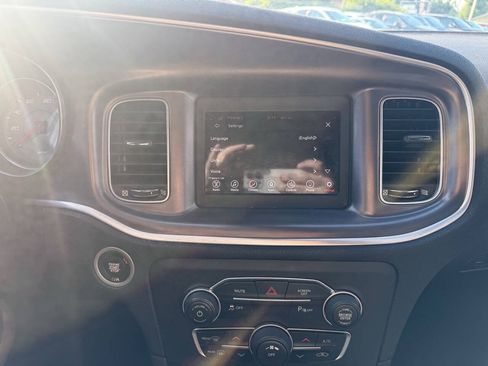 Used 2019 Dodge Charger SXT w/ Leather Interior Group RWD image 24