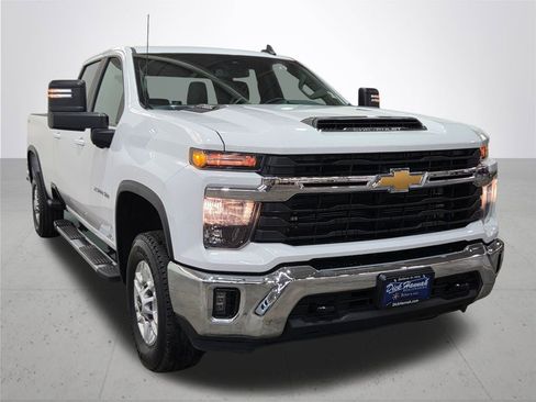 Used 2025 Chevrolet Silverado 2500 LT w/ Convenience Package image 8