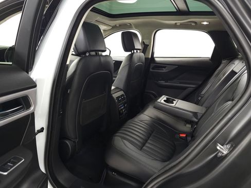 Used 2019 Jaguar F-PACE Portfolio AWD/4WD image 37
