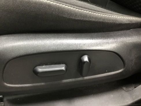 Used 2017 GMC Acadia SLE w/ Driver Alert Package I image 8