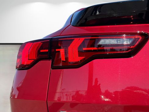 Used 2025 BMW X2 xDrive28i image 8